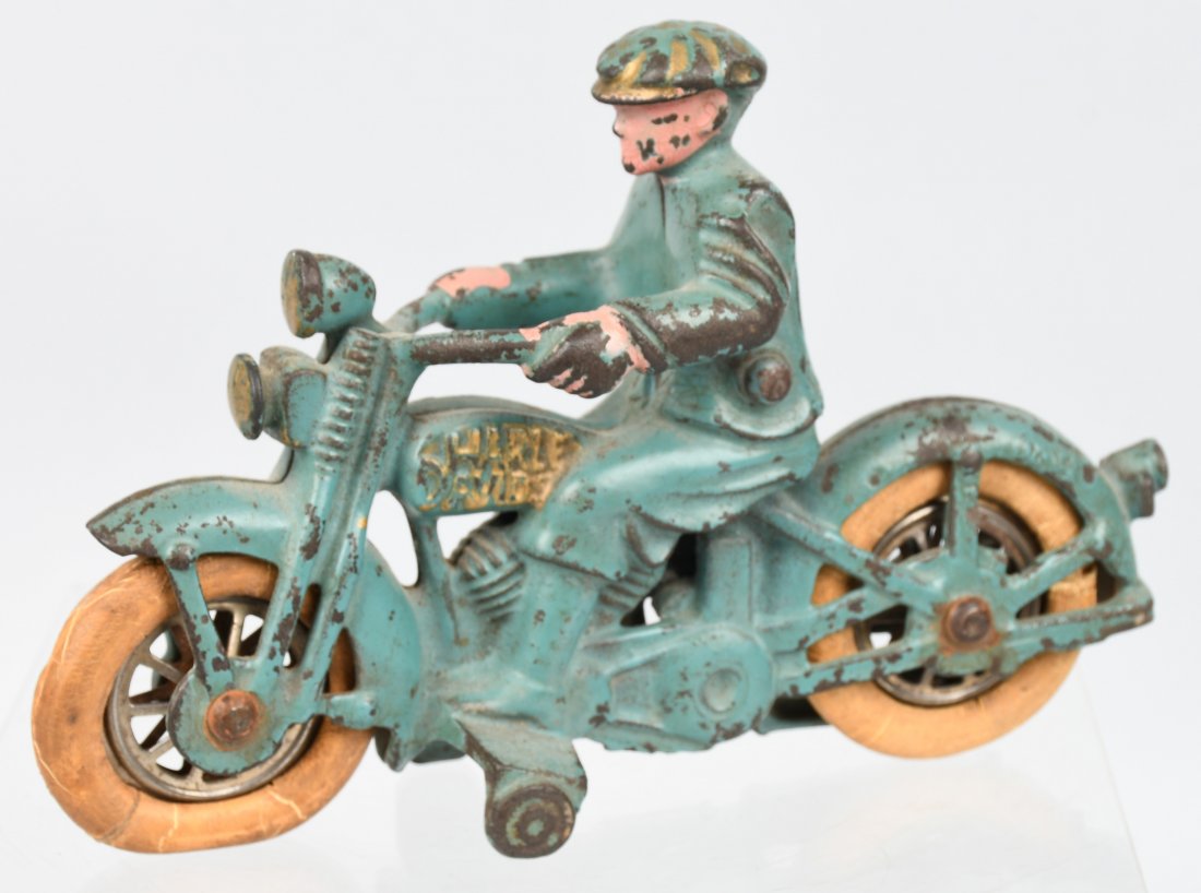 HUBLEY cast iron HARLEY DAVIDSON MOTORCYCLE: Original 1930's Hubley Harley Davidson Civilian motorcycle. All original with no cracks or breaks. 6", Very Good