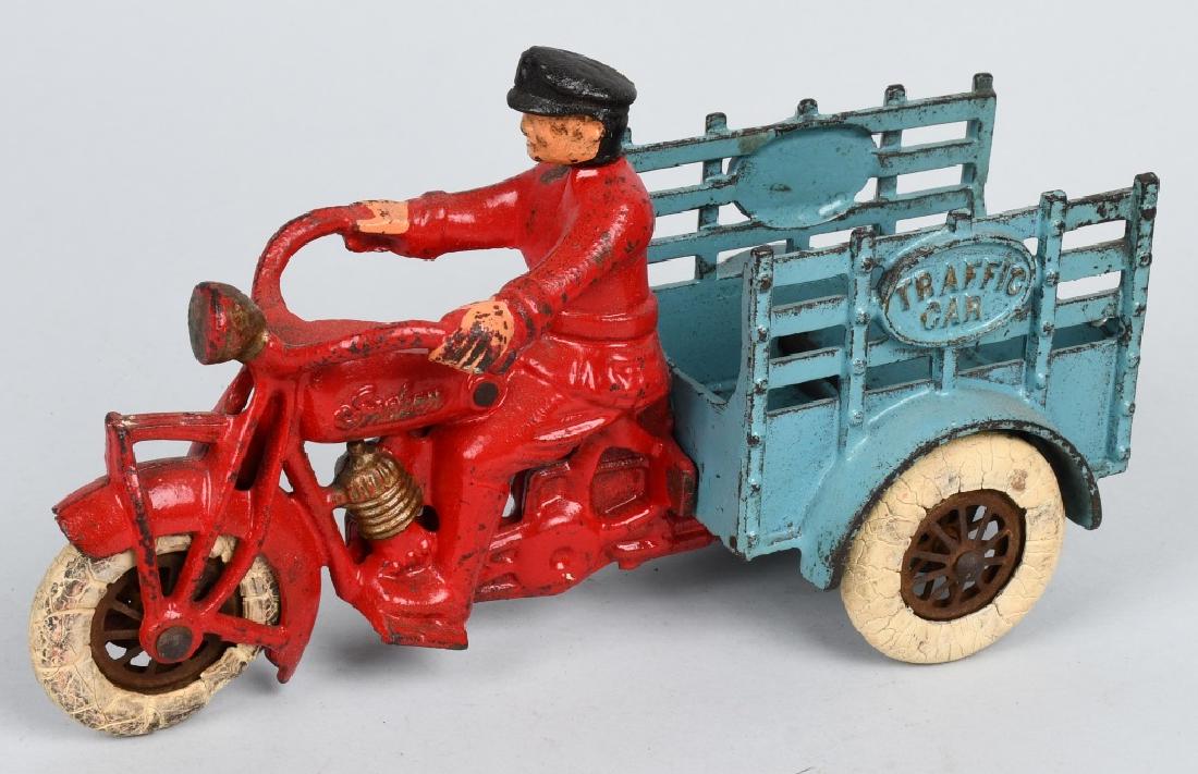 HUBLEY INDIAN cast iron SWIVEL HEAD TRAFFIC CAR (1 of 4)