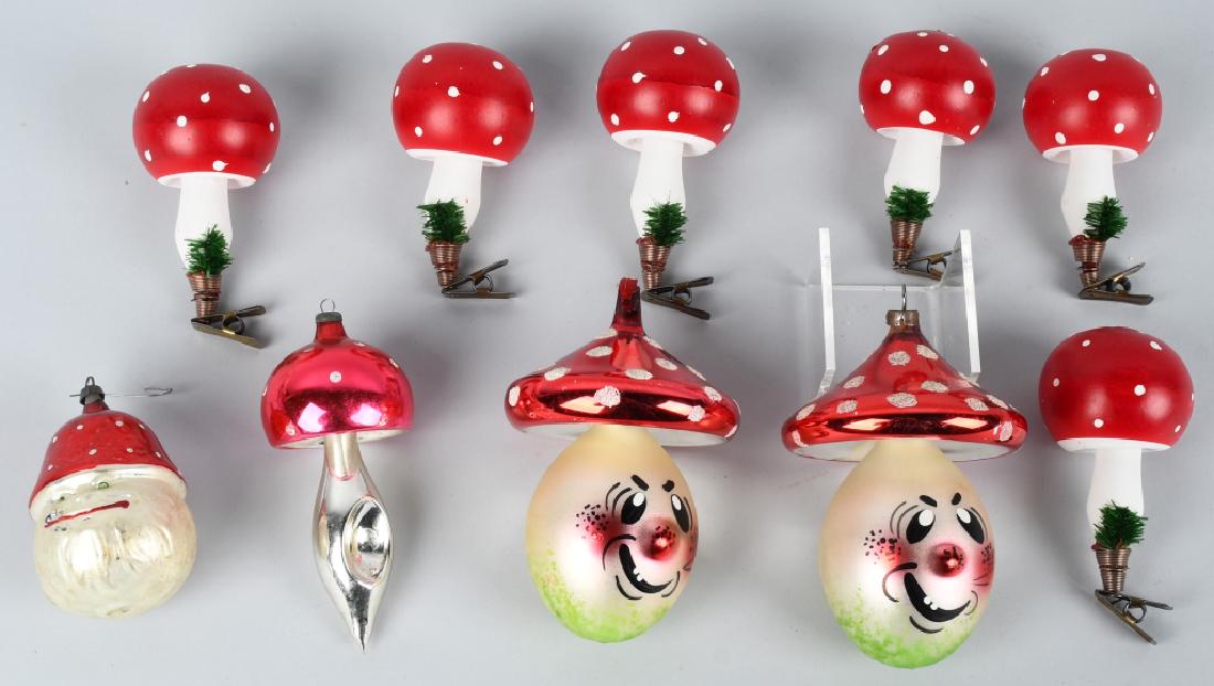 10-VINTAGE CHRISTMAS ORNAMENTS (1 of 3)