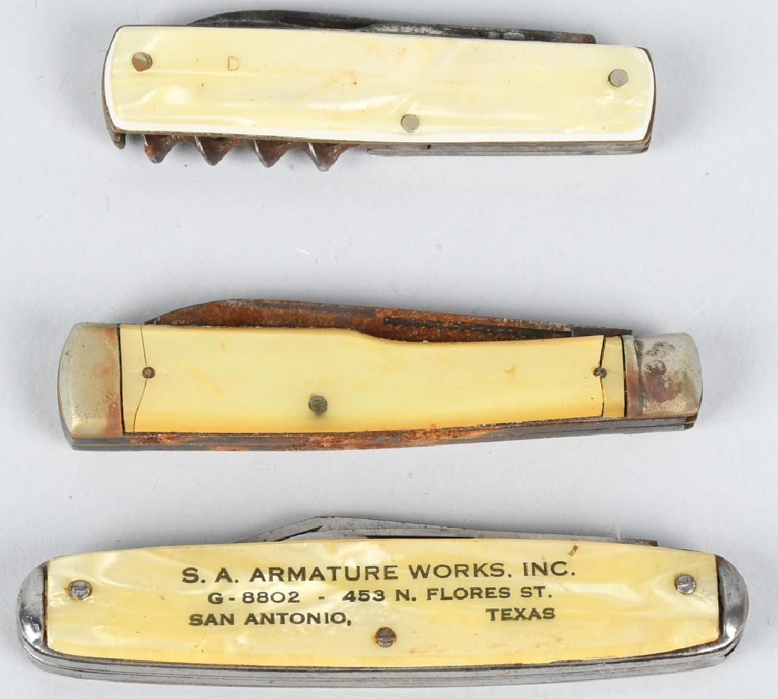 4 VINTAGE FOLDING KNIVES, KA BAR, UTICA, QUEEN: 4 folding knives, largest of which is 2.5" at the blade and 5.8" overall. One is a Ka-Bar with a crackle ice handle, one is a Queen Steel with two blades, one is a Utica Cutlery advertising piece for