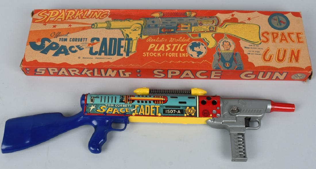 MARX TOM CORBETT SPARKLING SPACE GUN w/ BOX: Looks never played with condition. Works. With box. 22" Excellent