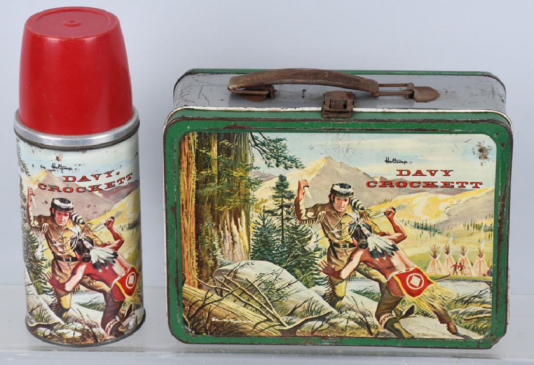 1955 DAVY CROCKETT LUNCH BOX w/ THERMOS: Hottemp 1955 Davy Crockett lunch box with thermos. Overall light wear. Very Good