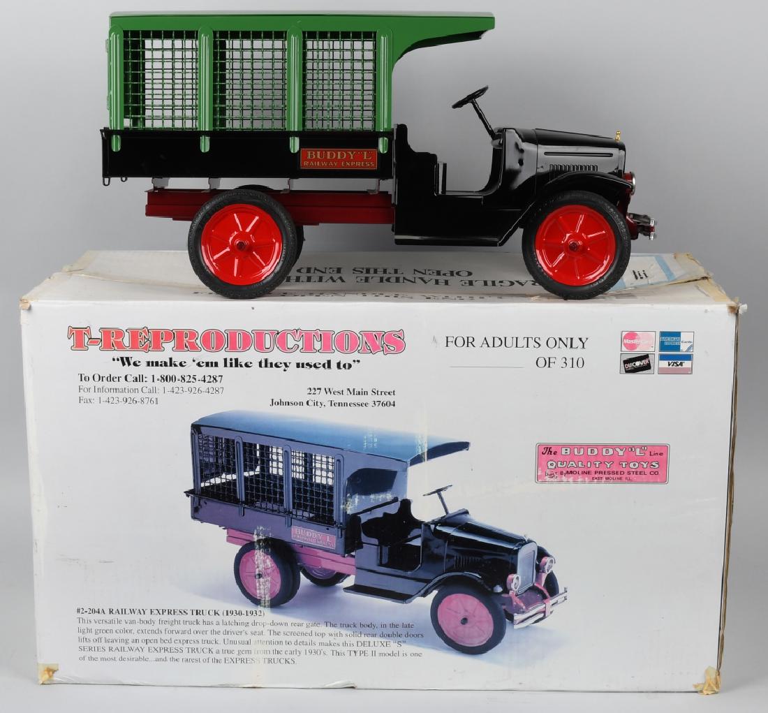 BUDDY L RAILWAY EXPRESS TRUCK T-REPRODUCTIONS: Beautiful #2-204A Buddy L Railway Express truck made in limited Edition of only 475 by T-Reproductions. The original Railway Express Truck was made in 1930-1932. High quality made just like the origin