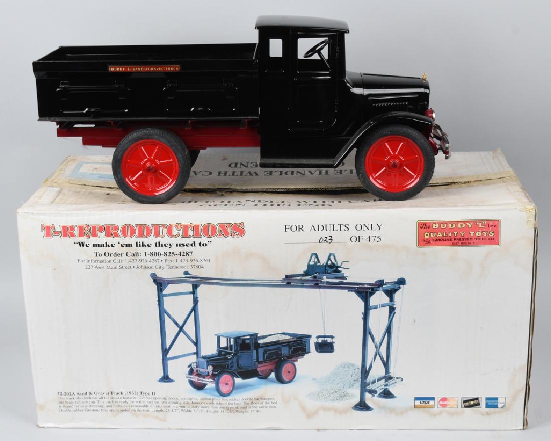 BUDDY L 202A SAND & GRAVEL TRUCK T-REPRODUCTIONS: Great looking truck with opening doors made in a limited Edition of only 475 by T. Reproductions. The original type II Sand & Gravel truck was made in 1932. This is an exact copy of one of the rarest 