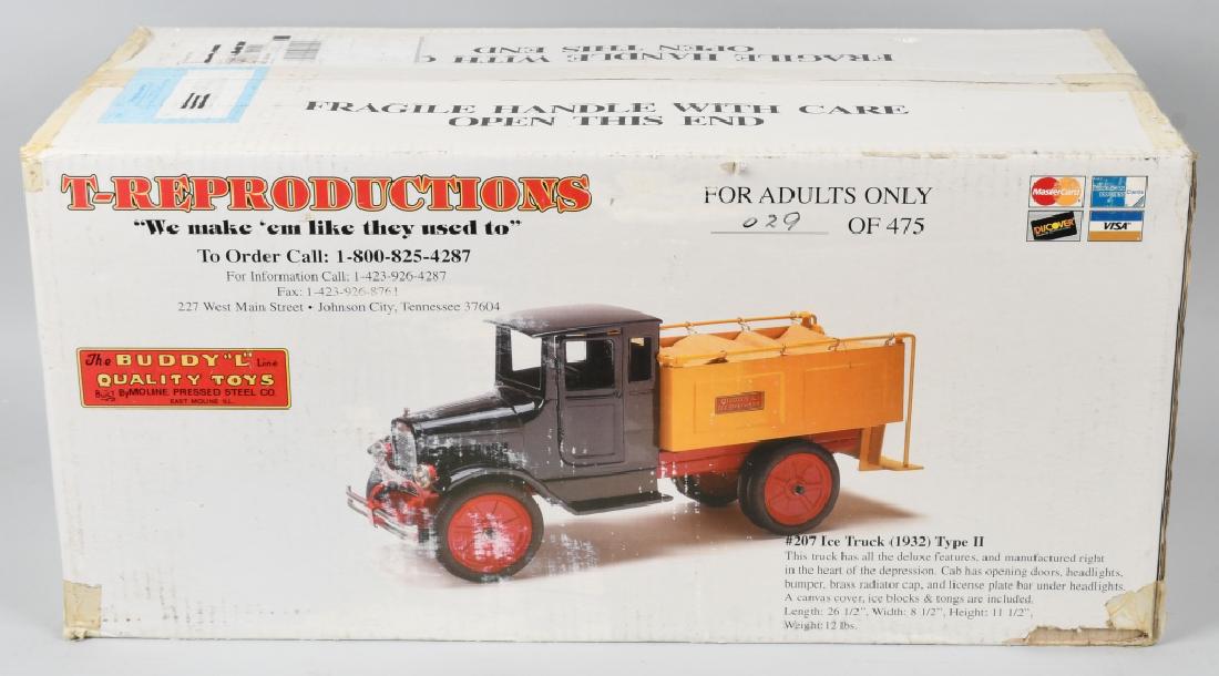 BUDDY L 207 DOORED ICE TRUCK T-REPRODUCTIONS: Great looking truck with opening doors made in a limited Edition of only 475 by T. Reproductions. The original doored Type II Ice Truck was made in 1932 . This is an exact copy of one of the rarest Bu