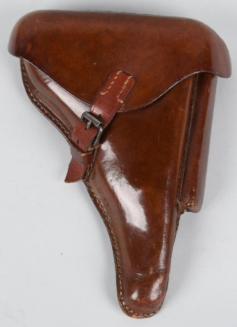 WW1 IMPERIAL GERMAN P08 LUGER HOLSTER MINT 1918: A brown leather hard shell holster for the standard P08. Near mint complete example leather is still in beautiful condition. Stitching is all original. Makers mark Hans Römer New Ulm with 1918 date w