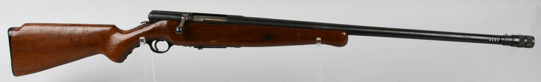 MOSSBERG MODEL 190 BOLT ACTION 16 GA SHOTGUN: *NO SERIAL NUMBER - MADE PRIOR TO 1968* 26" barrel bolt action shotgun in 16 GA. Mossberg Model 190. Equipped with "C-LECT CHOKE MODEL 16" adjustable choke. Features finger rests on pistol grip, smoot