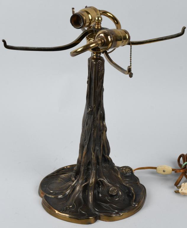 PAIRPOINT TREE TRUNK 4 ARM TABLE LAMP BASE: Pairpoint Tree Truck 4 arm table lamp base. Nice bronze finish. 4 arms measure 14". Double sockets. 16" tall. Excellent