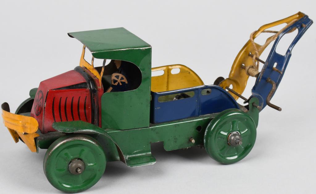 MARX Tin Windup MACK WRECKER TRUCK: Early Marx tin windup Mack Wrecker Truck. All original with great colors. Windup works. 10 1/2" Excellent
