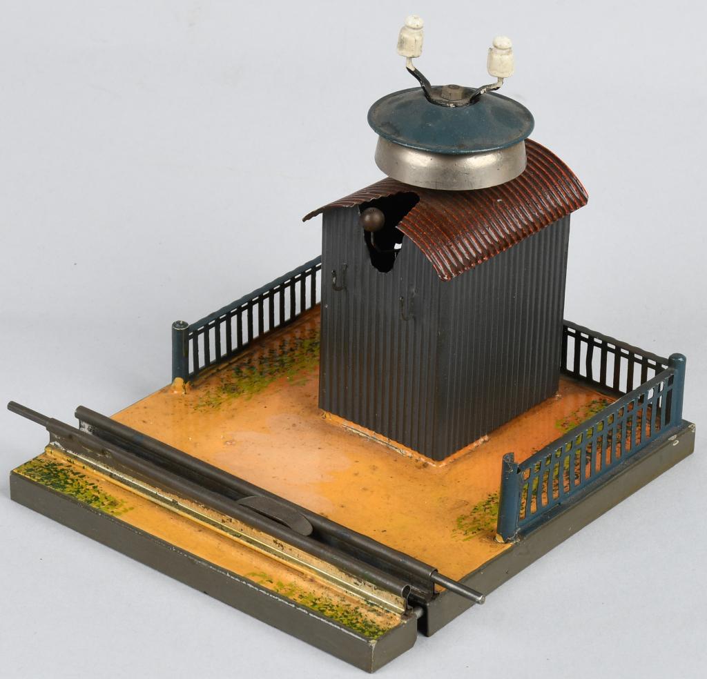 MARKLIN Windup STATION w/ BELL: Nice Marklin windup Station with Bell. Has adjustable size track. All original. 8" Excellent