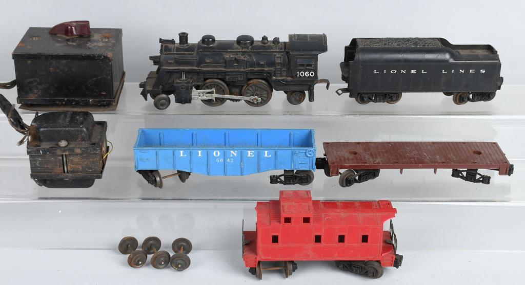 Lionel #1060 Train Set: Includes Lionel #1060 Engine with Tender, Cars, and Transformer. Very Good