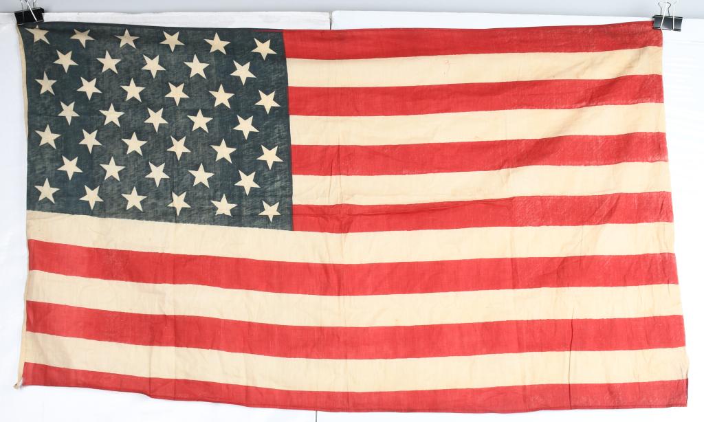 39 STAR UNOFFICIAL 1889 HISTORIC AMERICAN FLAG: Thirty-nine star flags are an oddity in that their star count was never official. They were made at two different times, initially in 1876 and later in 1889. In 1876, before the admission of Colorado,
