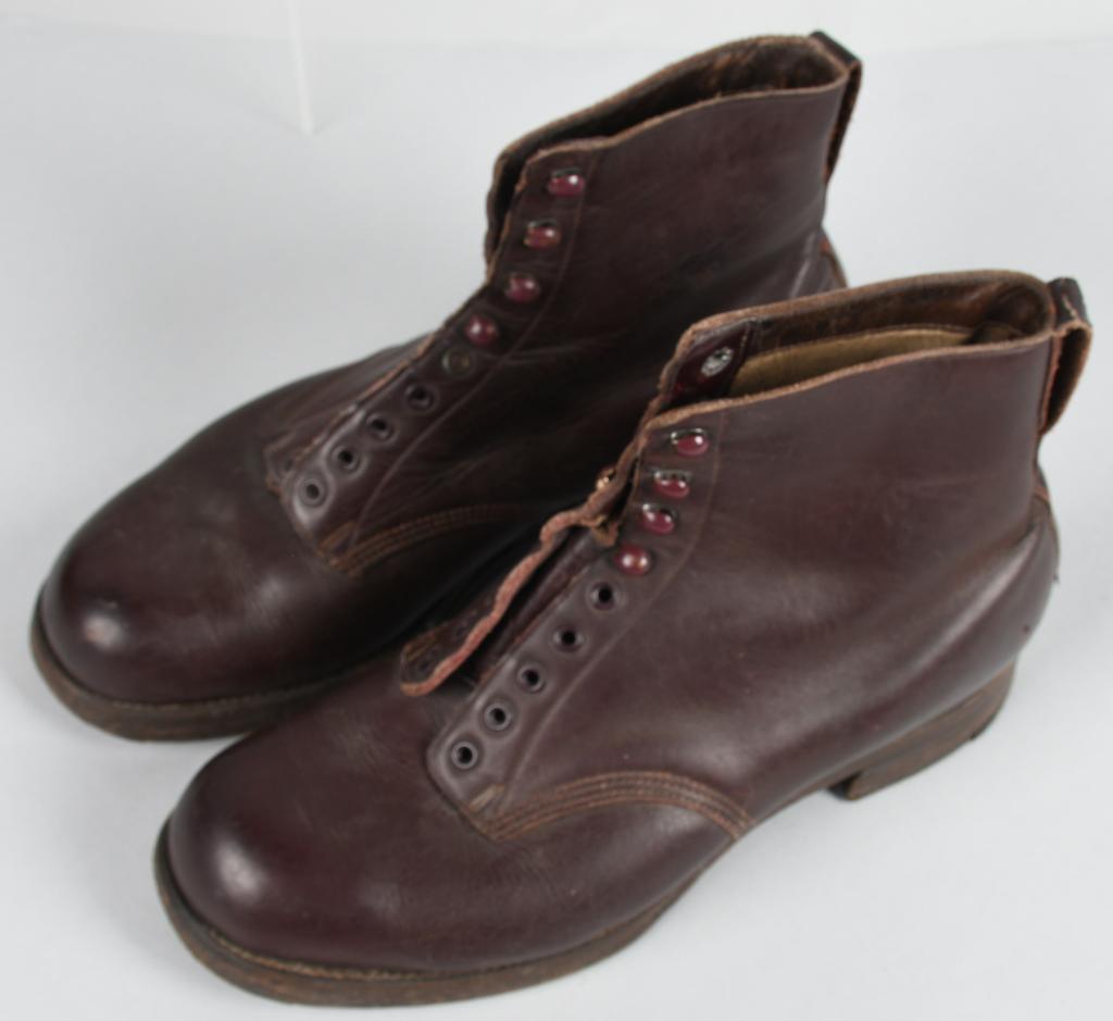 WWII NAZI GERMAN HITLER YOUTH BOOTS OR SHOES: This is a fine pair of unused New-Old-Stock HJ (Hitler Youth) boots of the type worn with his uniform by every Hitler Youth boy that could afford them. The brown high top HJ-DJ Schnürstiefel measure 