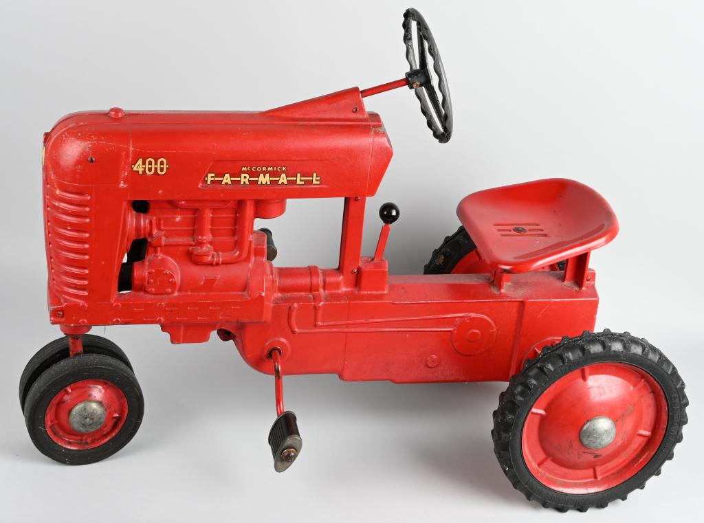 ESKA FARMALL 400 PEDAL TRACTOR Feb 22, 2020 Milestone Auctions in OH