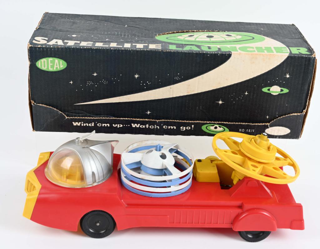 IDEAL SATELLITE LAUNCHER TRUCK w/ BOX: All original and comes with Satellites. Boxed. 19" Excellent