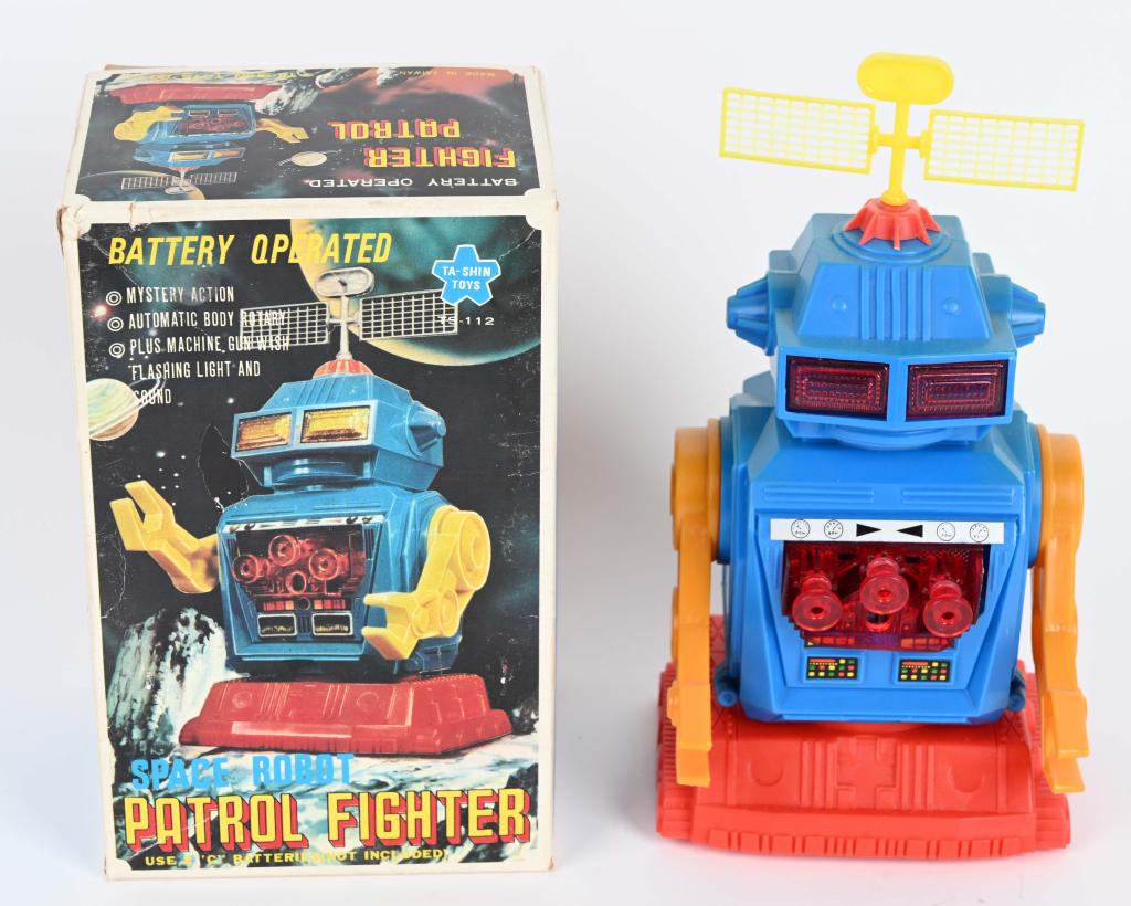 TA-SHIN Battery Op PATROL ROBOT FIGHTER w/ BOX: All original and complete. Looks never played with condition. Boxed. 9" Excellent