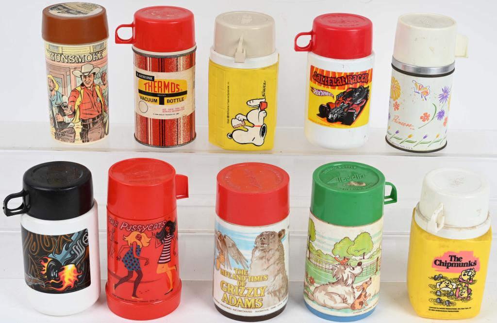 10- LUNCH BOX THERMOS BOTTLES: Lot includes Grizzly Adams, Snoopy, The Chipmonks, Hot Wheels, Gunsmoke, The Pussycats and more. Condition varies. Overall Very Good