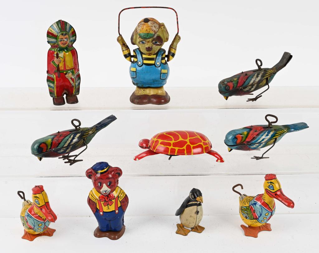 10- VINTAGE tin windup TOYS: Lot of 10 vintage tin windup toys. As-Is