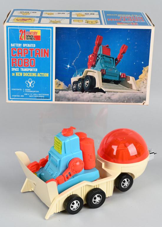 JAPAN Battery Op CAPTAIN ROBO SPACE TRANSPORTER: Unusual battery operated Captain Robo Space Transporter. Comes with Robot and Transporter. All original. Looks never played with. Robot has chip in antenna but piece is present and would be an easy fi