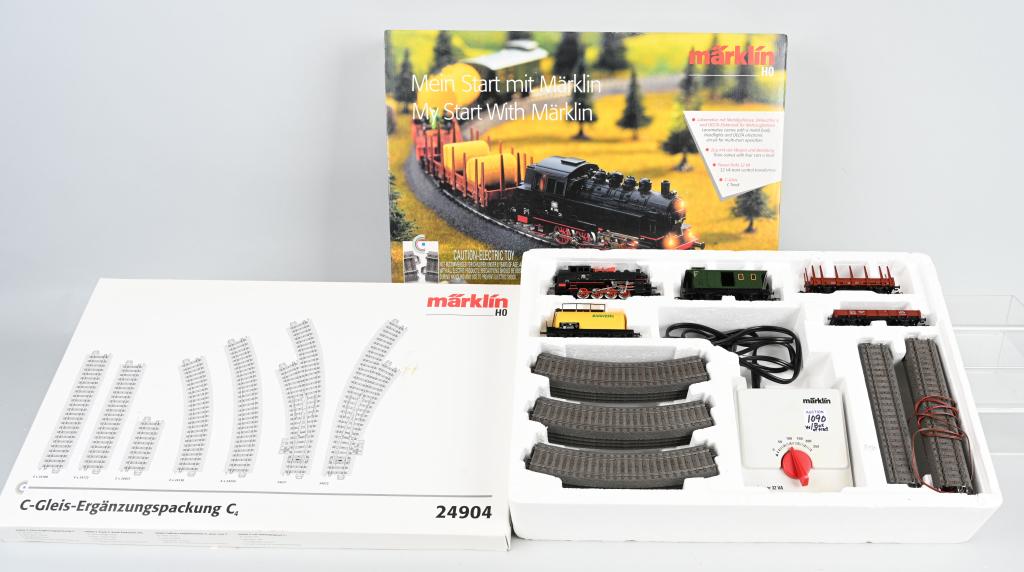 MARKLIN #29186 TRAIN SET & #24904 TRACK SET: Includes Marklin #29186 HO Starter Train Set. Plus #24904 Track Set. Both like new in Boxes