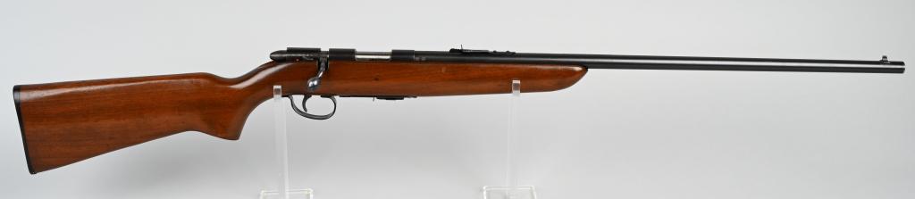 REMINGTON MODEL 511 SCOREMASTER .22 RIFLE: SERIAL 4083. BARREL 24". CALIBER .22 RIM FIRE. Made from 1939-1962. This is a bolt action, magazine fed (one magazine) , blue finish, sporting sights with plain pistol grip walnut stock. Overall 95% p