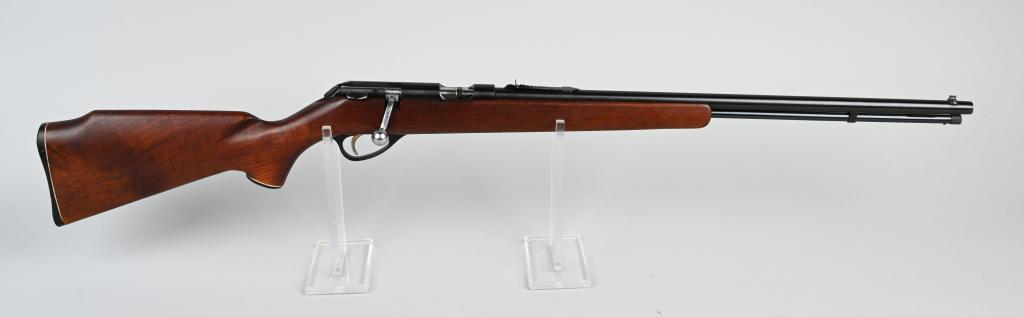 SCARCE MARLIN MODEL 81 BOLT ACTION .22 RIFLE: NSN. BARREL 22". CALIBER .22 RIM FIRE. This is a hard to find rifle as it was only made from 1937-1939. It is a take down tubular fed bolt action with blue finish, sporting sights and has a pistol gri