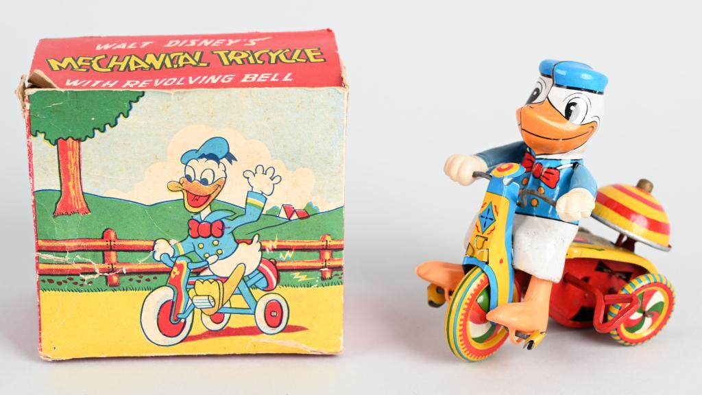 LINEMAR TIN WINDUP DONALD DUCK TRIKE w/ BOX: Scarce all tin version!! All original and looks never played with condition. Windup works. With original box. 4" Excellent