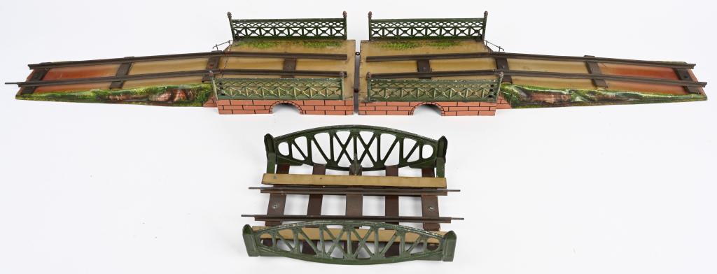 MARKLIN O GAUGE HAND PAINTED BRIDGE: Very nice original German O Gauge 2 Rail Bridge. Made of 3 separate pieces. Very nice details. 39" Excellent