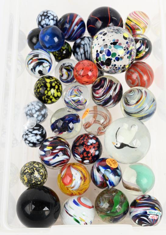 34- CONTEMPORARY ARTIST MARBLES: Nice lot of unknown contemporary artist marbles. 1 1/4" to 2 3/8" diameter. Excellent