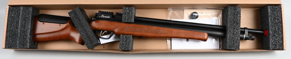 BENJAMIN MAURAUDER .22 CAL AIR RIFLE MIB: BENJAMIN MAURAUDER .22 CAL AIR RIFLE. WOOD STOCK. New in the Box