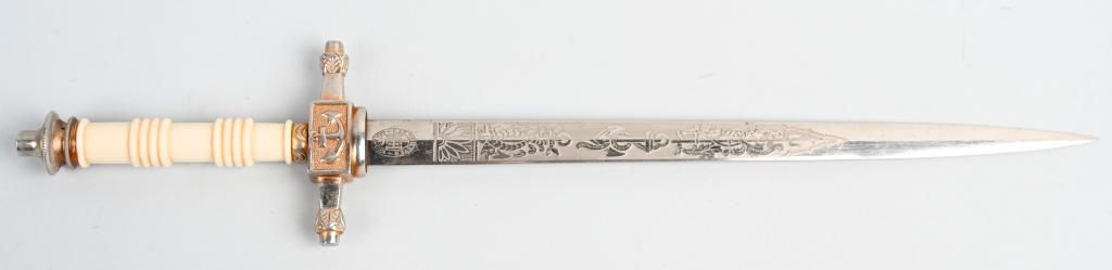 DUTCH GERMAN OFFICER'S NAVY DIRK HORSTER: German-made Naval dirk or dagger. White composite handle with acid etched blade complete with anchor, trident, and naval imagery. Marked E & F Horster Solingen at the ricasso. Guard features an anchor
