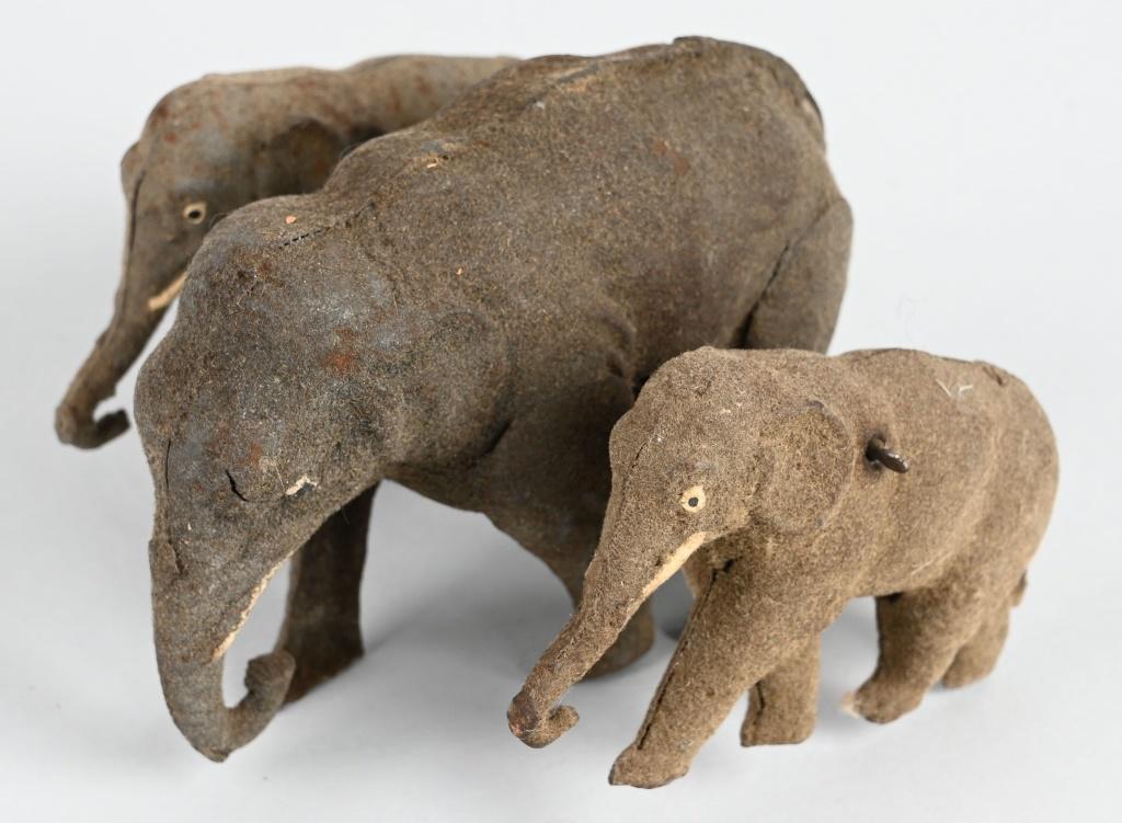 GERMAN TIN WINDUP ELEPHANT FAMILY: Early painted tin. Windup works. 5" Excellent