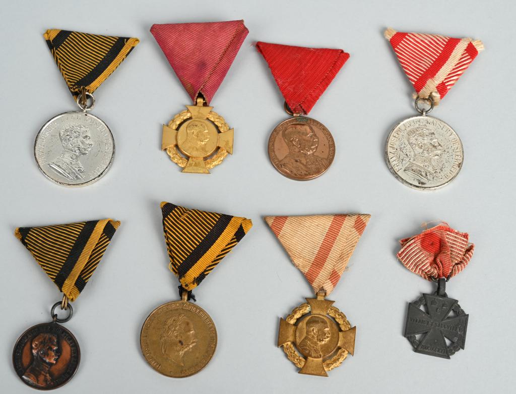 WW1 IMPERIAL AUSTRIAN MEDAL LOT OF 8 VALOR: WW1 Imperial German Austrian medal lot of 8 to include 1) Austrian First War Bravery Medal First Class. An Austrian First War Bravery Medal; First Class - Emperor Franz Joseph, WWI issue, in silver, o