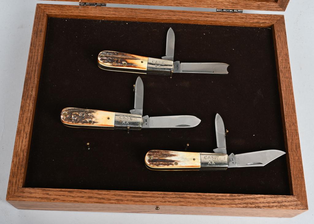 DISPLAY CASE 3 CASE BARLOW KNIVES SERIALIZED: 3 Case "Barlows" display case. Set includes the following 3 Case knives, all with the Case XX stamped nickel silver bolsters, satin finish stainless steel blades, stainless steel back springs, and Gen
