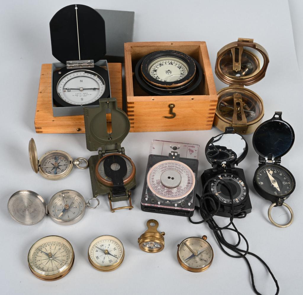 LOT OF 13 COMPASS LOT CIVILIAN MILITARY GERMAN US: Lot of compasses including military and civilian including 1) WWII Nazi German by Brasch in good working order. Also serial numbered 5664 and D.R.G.M. 2) US Korean War Era, Army Issue Compass, Brunson