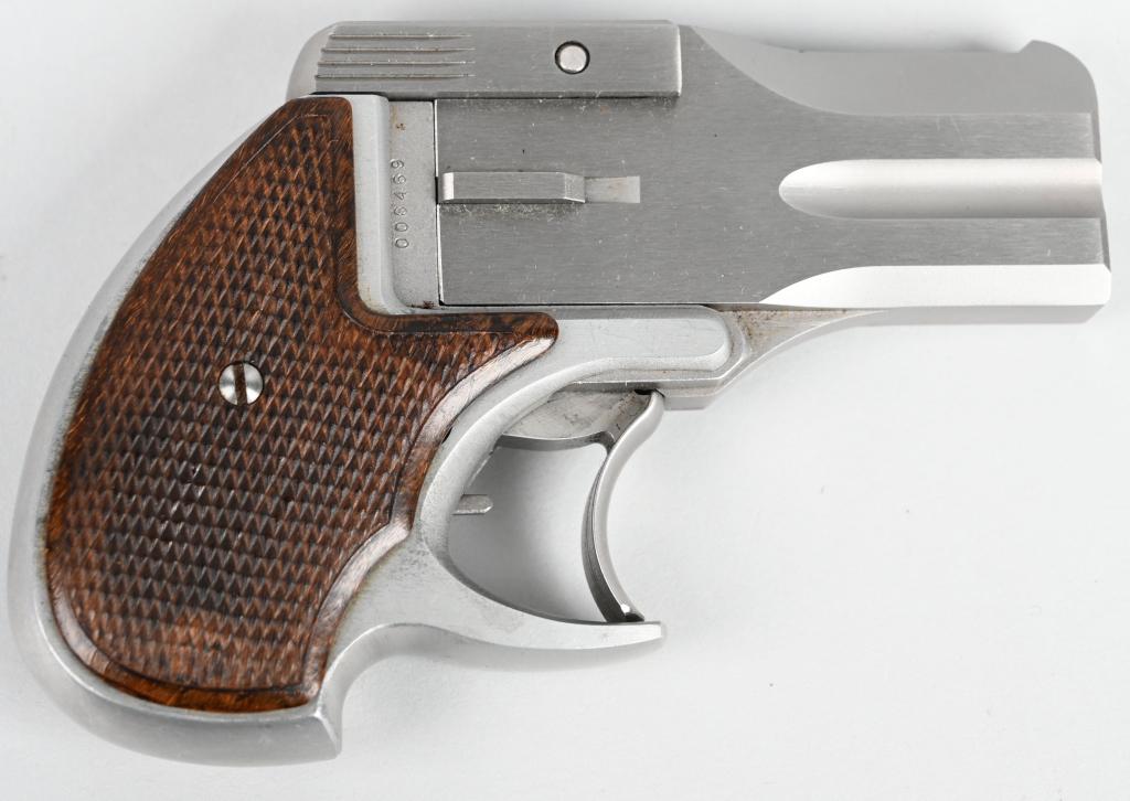 BTJ STAINLESS OVER UNDER .38 SPECIAL DERRINGER: SERIAL 006469. BARREL 2". CALIBER .38 SPECIAL. This is a double action Derringer manufactured by Bellmore-Johnson Technologies of Hamden, Connecticut. It features a cut-away trigger guard like the old