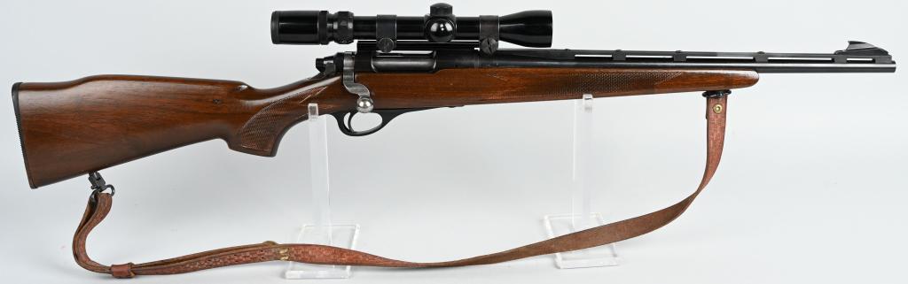 REMINGTON 600 BOLT ACTION CARBINE: SERIAL 20890. BARREL 19". CALBIER 6MM. Only made from 1971-79, this short rifle features a full vent rib, blue finish, pistol grip press checkered walnut stock and sports a Banner 3x9 scope. Wood has 