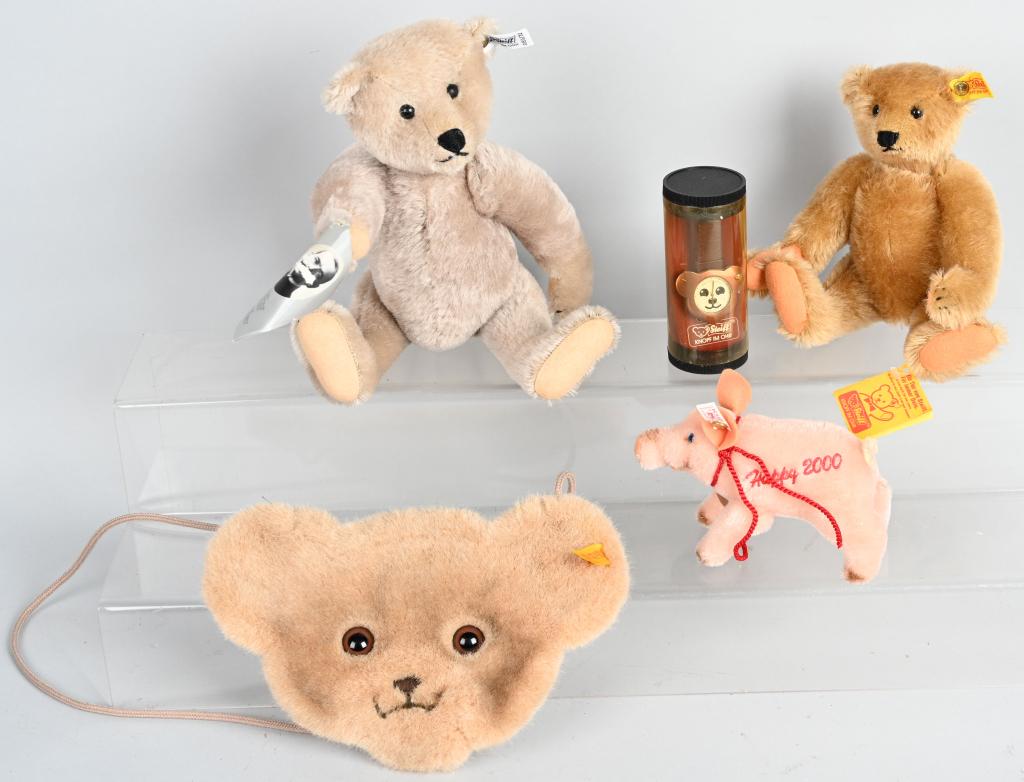 LOT OF MODERN STEIFF TEDDY BEARS & MORE: Nice Steiff Teddy Bears, Bear Purse, Watch and Pig. Excellent