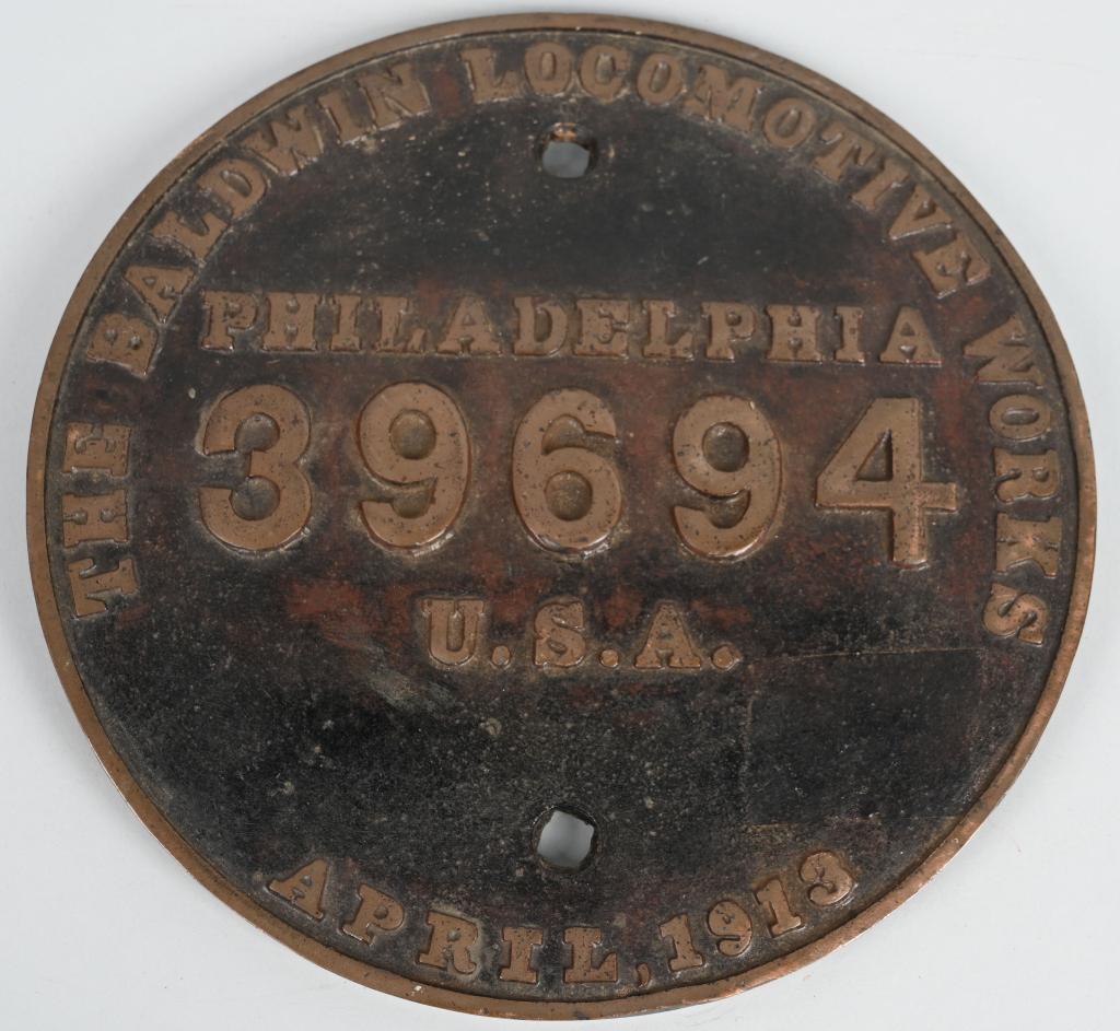 Texas and New Orleans Baldwin Builders Plate: good condition, 9.25"D., Original Texas and New Orleans Baldwin Locomotive Works Builder Plate. Plate is all original from T&NO 0-6-0 number 124, later sold to Green Brothers Sand & Gravel in LaCombe,