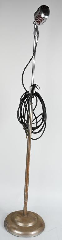 UNIDYNE DYNAMIC MICROPHONE w/ STAND: Original Unidyle Dynamic Microphone with Stand and Cord. Nice classic design with chrome finish. Adjustable stand. Extends to 68"