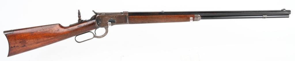 FINE WINCHESTER MODEL 1892 LEVER ACTION RIFLE: SERIAL 686403. BARREL 24". CALIBER .25-20. MADE IN 1911. Standard features include full octagon barrel, full magazine, white bead front sight, filler rear sight dove tail, tang sight, blue finish, wal
