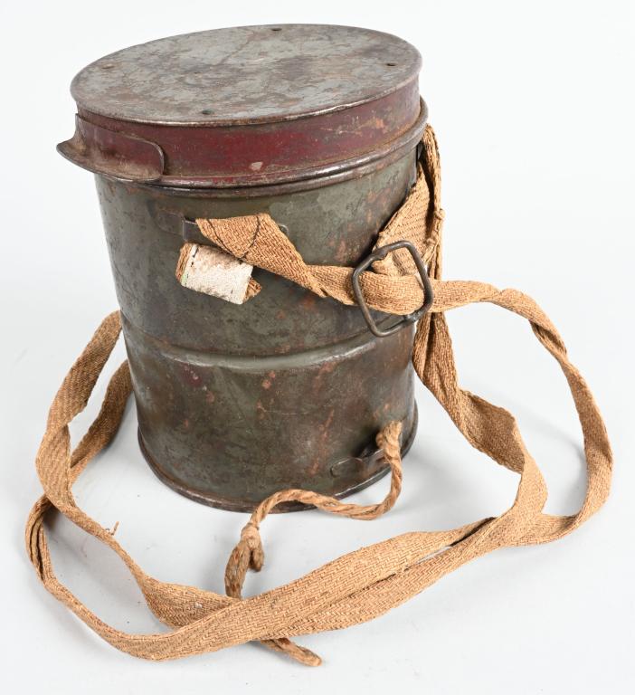 WW1 IMPERIAL GERMAN M1915 GASMASK & CANISTER WWI: The Gummimaske M15 is made of impermeable rubberized cotton fabric. The stamped round metal frames in eye glasses are made of non-combustible celluloid (Missing). The mask is held on the head by two e