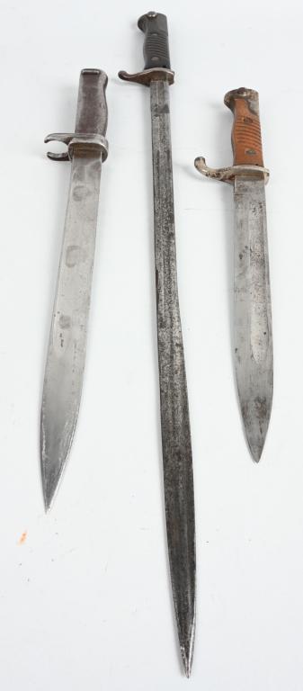 3- WWI IMPERIAL GERMAN BAYONETS QUILLBACK + DRESS: Lot of 3 WWI era Imperial German bayonets. Includes a Model 1896 Quillback bayonet with Regimental markings at the cross guard, WK & C hallmark and Crown W proof, measuring approximately 20.6" at the 