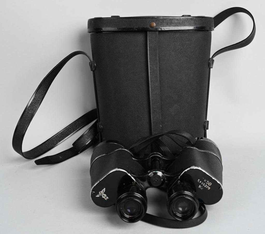 WWII NAZI GERMAN KRIEGSMARINE 7X50 BINOCULARS WW2: Light weight, cast alloy construction binocular bodies with aluminum and Bakelite fittings. Binocular bodies with a rough textured black leather covering with some usage. Aluminum fittings have a smoo
