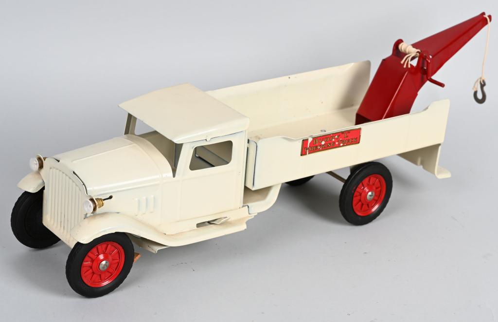 BUDDY L PRESSED STEEL WRECKING TRUCK w/ LIGHTS: Wonderful original Buddy L Wrecking Truck. Beautiful original paint and decals. Very hard to find electric headlight version. Very hard to find white toys in this condition. A great addition to any co