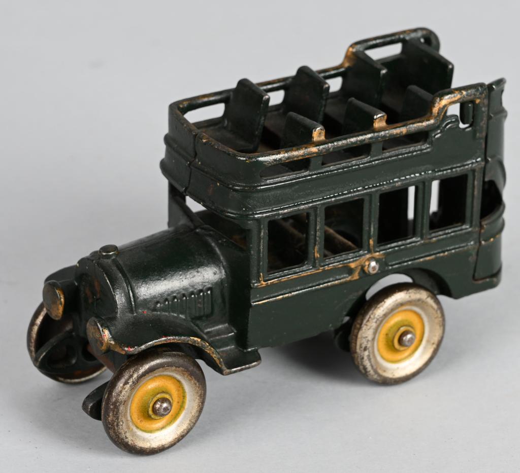 KENTON CAST IRON DOUBLE DECKER BUS: Original Kenton Double Decker Bus. Nice original paint. Has nickel wheels. A nice looking cast iron bus. 5 3/4" Excellent