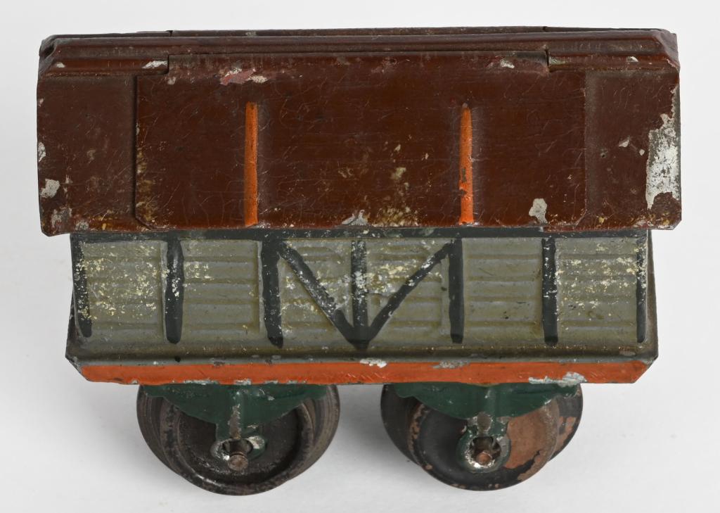 MARKLIN O GA OPENING TOP GONDOLA: Marklin O gauge Opening Top Gondola. All original. Missing couplers. 3"