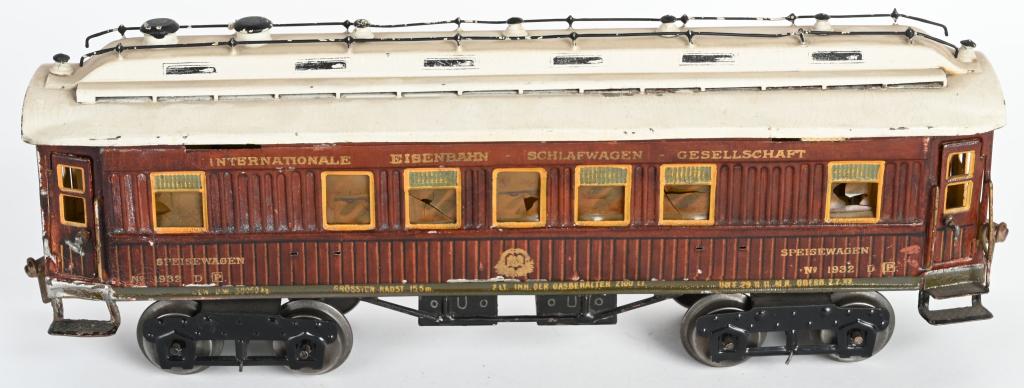 MARKLIN 1GA #1932 SPEISEWAGEN DINING CAR: Marklin 1 gauge #1932 Speisewagen Dining Car. All original with great details. Very nice condition. 14 1/2"