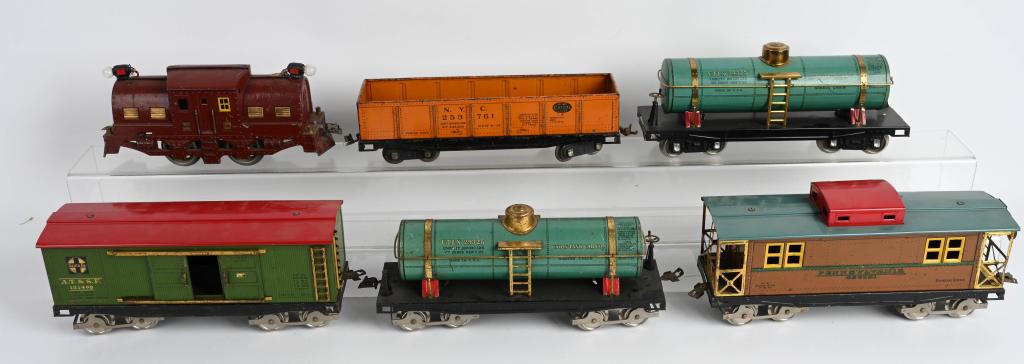 DORFAN 3920 ENGINE & 5 FREIGHT CARS: Original Dorfan 3920 Engine with diecast body with no breaks. Includes 2 29325 Oil Tankers, 253761 Gondola, 121499 Box Car, and 486751 Caboose. Excellent