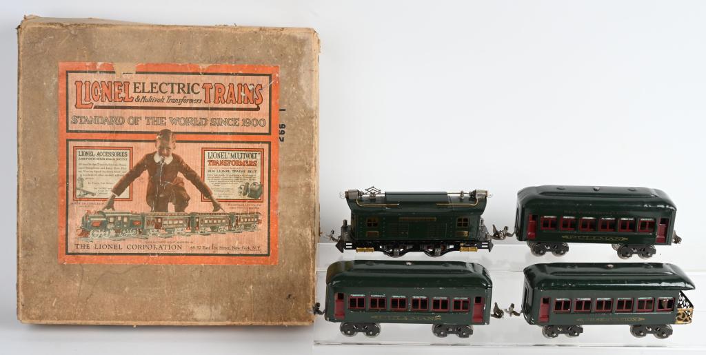 PREWAR LIONEL O GA 98 TRAIN SET w/ BOX: Prewar Lionel O Gauge 98 Train Set. Includes 253 Engine, 2 610 Pullman Cars, and 612 Observation Car. All in great original condition. With Set Box